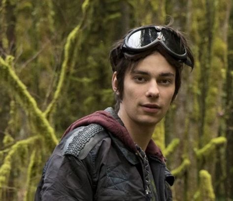 Jasper Jordan, Devon Bostick, Season 1, Devon, Jordan, The 100