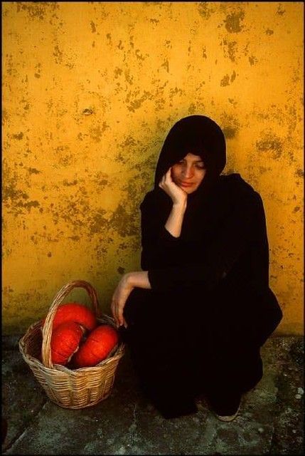 Bruno Barbey, Robert Doisneau, Study Photography, French Photographers, Magnum Photos, Street Photo, Beauty Art, Color Photography, Life Is Beautiful