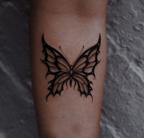 Trippy Butterfly Tattoo, Palm Sized Tattoos, Palm Size Tattoos Ideas, Palm Size Tattoos, Tatuaje Studio Ghibli, Butterfly Tattoos On Arm, Tattoos Inspo, Butterfly Tattoos For Women, Muster Tattoos