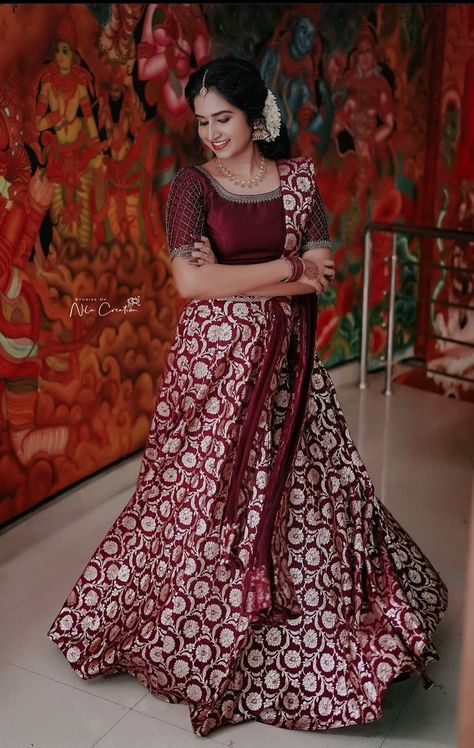 Designer Lehenga Patterns Maroon Lehenga Brides, Old Sarees Convert Into Dress, Bridal Half Saree, Brides Mate Dress, Kerala Engagement Dress, Marriage Album, Brides Mate, Saree Function, Maroon Lehenga