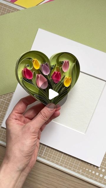 Paper Quilling Heart Design, Simple Paper Quilling Ideas, Paper Quilling Tulips Tutorial, Free Quilling Patterns Printables Design, Quilling Tulips Tutorial, Flower Quilling Designs, 3d Paper Quilling Ideas, Quilling Heart Designs, Diy 3d Card