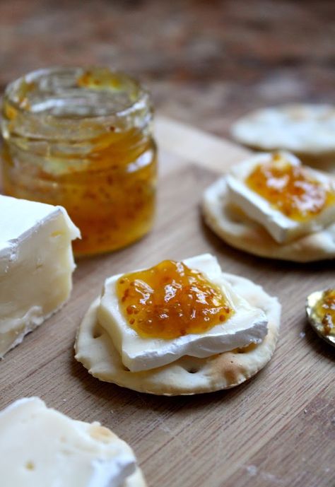 Brie and Fig Jam Appetizers (they’re even Hollywood Bowl-worthy) Brie And Fig Jam, Brie And Fig, Brie Appetizer, Fig Recipes, Cold Appetizers, Party Finger Foods, Fig Jam, Appetizer Dips, Small Bites