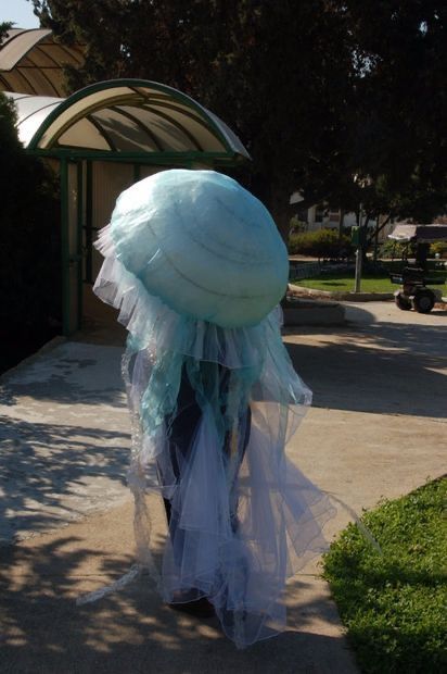 Jellyfish Costume Diy, Jellyfish Quotes, Jellyfish Facts, Jellyfish Lantern, Jellyfish Jewelry, Jellyfish Costume, Jellyfish Illustration, Jellyfish Tank, Jellyfish Decorations