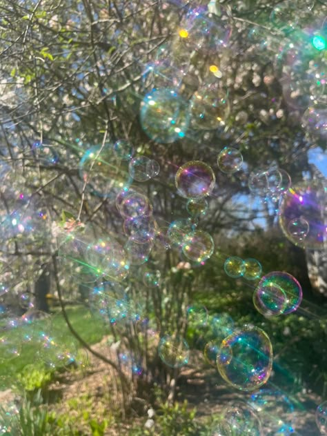 Bubbly Aesthetic, Aesthetic Bubbles, Bubbles Aesthetic, Bubble Aesthetic, Bubbles Photography, Bubbly Personality, Childhood Aesthetic, Bubble Pictures, Soap Bubbles