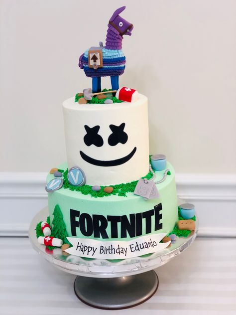 Fortnite and Marshmallow cake Marshmallow Fortnite Cake, Fortnite Marshmello Cake, Video Game Cakes For Boys, Marshmallow Fortnite, Fortnite Birthday Cakes, Marshmello Cake, Xbox Birthday Party, Fortnite Birthday Cake, Cake Marshmallow