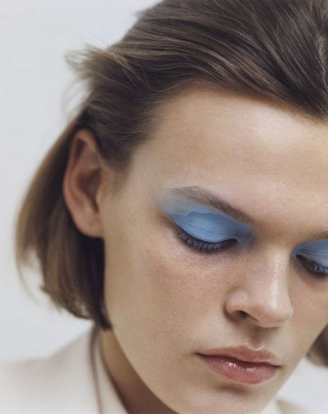 Sky Blue Makeup, Zoe Ghertner, Editorial Make-up, Cara Taylor, Fashion Editorial Makeup, Blue Makeup Looks, Blue Lipstick, Chanel Beauty, Trendy Makeup