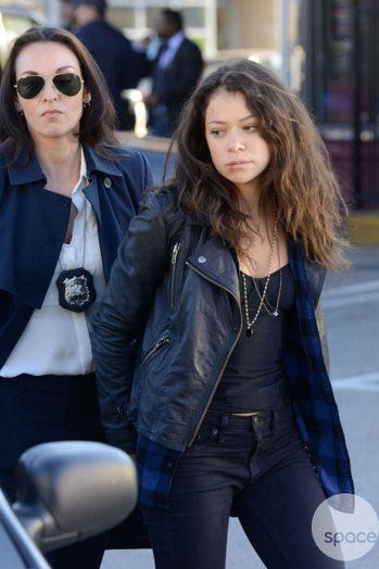 Orphan Black Episodic EXL Watermark - P 2014 Sarah Manning, Female Detective, Stylish Bike, Tatiana Maslany, Asymmetrical Pixie, Biker Aesthetic, Black Tv, Orphan Black, Black Picture