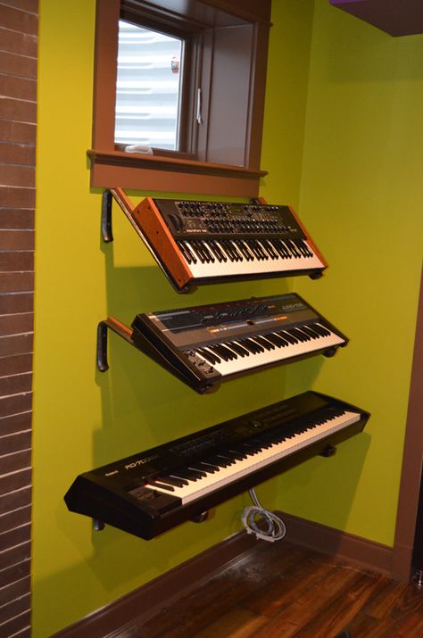 Keyboard Wall Storage Piano Keyboard Wall Storage, Keyboard Piano Storage, Piano Keyboard Wall Mount, Piano Storage Ideas, Keyboard Storage Ideas, Keyboard On Wall, Instrument Reference, Piano Storage, Groovy Bedroom