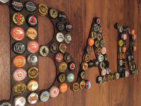 Bottle Cap Wall, Beer Bottle Cap Crafts, Beer Cap Art, Cap Wall, Bottle Top Crafts, Bottle Cap Table, Bar Deco, Bottle Cap Projects, Reuse Plastic Bottles