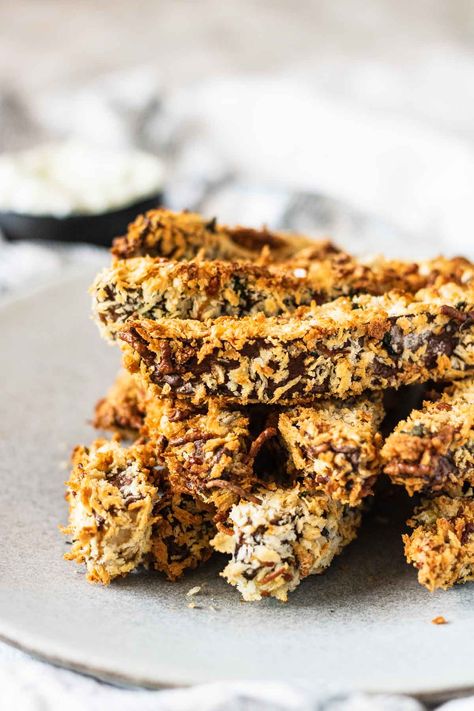 Portabella Mushroom In Air Fryer, Air Fryer Portobello Mushrooms, Fried Portobello Mushroom, Mushroom Fries, Fried Portobello Mushroom Burger, Mushroom Fries Portobello, Healthy Baked Snacks, Breaded Mushrooms, Portobello Mushroom Recipes