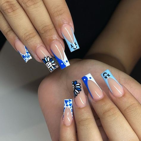 Highschool Nails Ideas, Space Themed Nails Acrylic, First Day Of School Nails Acrylic Highschool, Blue And White Nails Acrylic, Highschool Nails, Nail Designs For School, Blue Acrylic Nails, Drip Nails, Colored Acrylic Nails