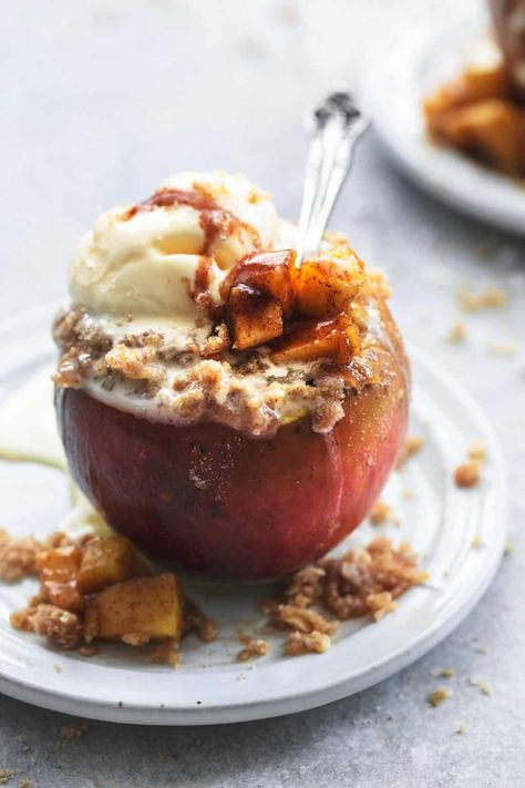 Best Baked Apples Recipe - Creme De La Crumb Thanksgiving Dinner For Two, Herb Roasted Turkey, Baked Apple Recipes, Magical Autumn, Apple Recipe, Easy Thanksgiving Recipes, Best Thanksgiving Recipes, Thanksgiving Dinner Recipes, Apple Dessert