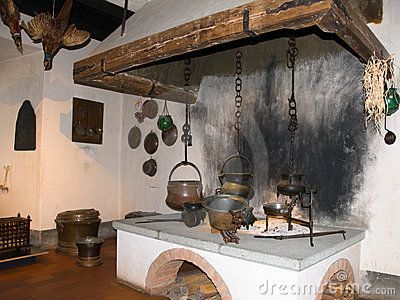 Cooking Hearth, Medieval Kitchen, Fireplace Cooking, Castle Kitchens, Chateau Medieval, Medieval Houses, Medieval Life, Stone Kitchen, Kitchen Fireplace