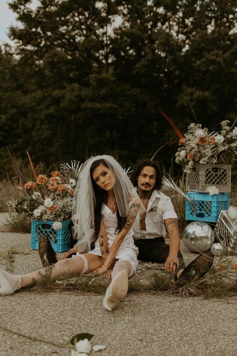 Untraditional Wedding Ideas, Trashy Wedding, Mood Board Diy, Grunge Wedding, Wedding Elopement Photos, Black Charger, Elopement Shoot, Blue Bride, Anti Bride