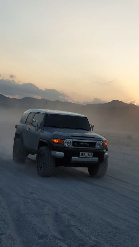 Toyota Fj Cruiser Wallpaper, Bodybuilding Pictures, Car Life, New Technology Gadgets, Toyota Fj Cruiser, Spirit Week, Fj Cruiser, Technology Gadgets, Toyota Tacoma