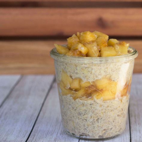 Overnight_oats Peaches And Cream Overnight Oats, Peach Overnight Oats, Oats Milk, Overnight Oats With Yogurt, Holiday Lunch, Food Change, Overnight Oatmeal Recipes, Oat Recipes Healthy, Overnight Oatmeal