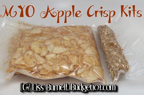 Make your own Apple Crisp Kits for fast dessert anytime! (Click on photo for recipe and directions) Apple Crisp Dessert, Homemade Apple Crisp, Apple Crisp Topping, Crisp Desserts, Freezing Apples, Fast Desserts, Apple Crisp Easy, Apple Crisp Recipes, Food Saver