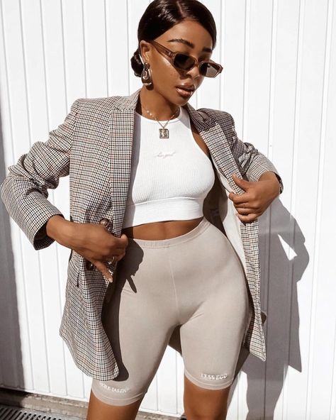 honey, I’m home ☕️ @sarahjoholder looking like a boss queen in our His Girl Top paired with the Less Ego Shorts 🍯 Tap to shop this outfit… Outfits Biker, Biker Shorts Outfit Summer, Bike Shorts Outfit, Outfit Mit Blazer, Catch Flights Not Feelings, Biker Leggings, Catch Flights, Biker Shorts Outfit, Outfits Mit Shorts