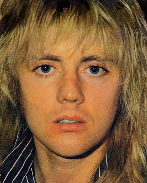 Roger Meddows Taylor Fanpage on Instagram: “Ocean blue eyes looking in mine 🌊💙👀 * * #rogertaylor #rogermeddowstaylor #retro #rockstar #rockband #rock #roger #rocker #rocknroll…” Queen Drummer, Princes Of The Universe, Roger Taylor Queen, Ben Hardy, Queen Love, Queen Photos, Roger Taylor, Queen Pictures, Queen Freddie Mercury