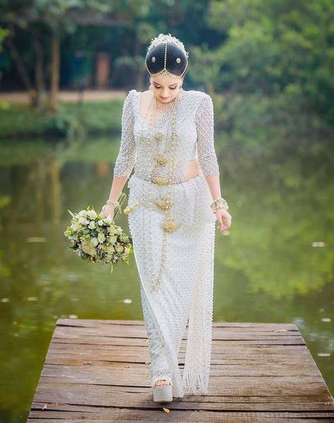 Buddhist Wedding Dress, Asian Bridesmaid Dresses, White Saree Wedding, Srilankan Wedding, Bride Reception Dresses, Bridal Sari, Couple Wedding Dress, Bridesmaid Saree, Boho Bridal Gowns