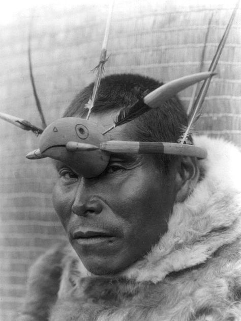 Edward Curtis, Native Wears, American Photo, Native American Photos, Inuit Art, First Peoples, Art Premier, Native American Peoples, We Are The World