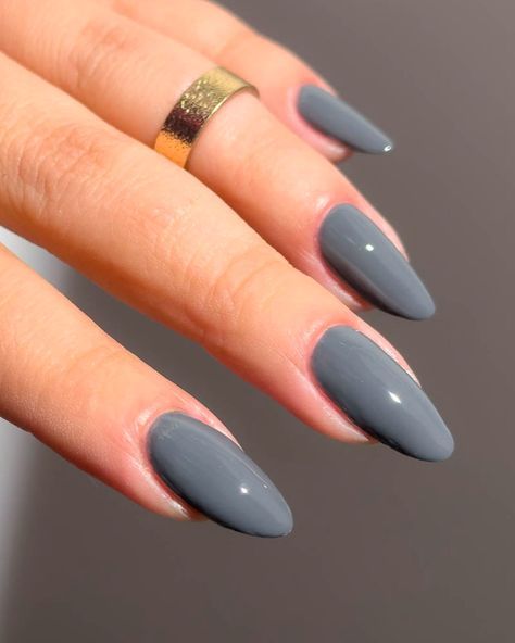 Blue Grey Nails Acrylic, Dark Grey Almond Nails, Greyish Purple Nails, Blue Gray Nail Color, Light Blue Grey Nails, Nails Gel Design Ideas, Fall Nails Ideas Autumn Almond Shape, Nail Inspo One Color, Bluish Gray Nails