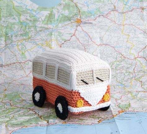 Blog - Free Pattern! Mini Camper Van - Wool Warehouse - Buy Yarn, Wool, Needles & Other Knitting Supplies Online! Creative Bubble, Aran Weight Yarn, Medium Weight Yarn, Crochet Amigurumi Free, Mini Skein, Knitting Supplies, Paintbox Yarn, Minivan, Summer Diy