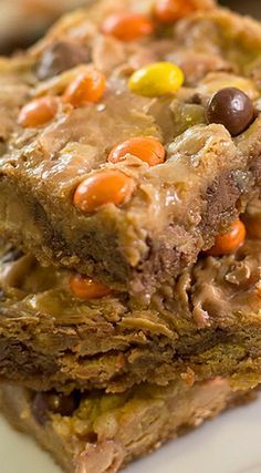 Reeses Pieces Recipe, Reeses Desserts, Reese's Pieces, Magic Bars, Like Mother Like Daughter, Dessert Bar Recipe, Peanut Butter Desserts, Bar Cookies, Cookie Bar Recipes