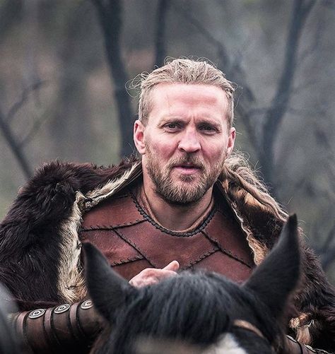 Ragnar Ragnarsson Earl Ragnar, Tobias Santelmann, The Last Kingdom Series, Uhtred Of Bebbanburg, Last Kingdom, Norse Pagan, Character Inspiration Male, The Last Kingdom, Historical Drama