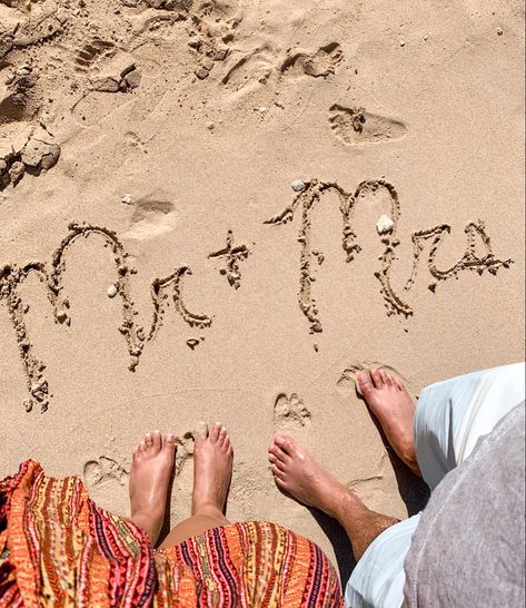 Honolulu Hawaii Honeymoon Mr. & Mrs. Written in Sand (photo taken by Adriana Salinas) Jamaica Honeymoon Aesthetic, Honey Moon Photos, Cruise Honeymoon Aesthetic, Tropical Honeymoon Aesthetic, Honeymoon Picture Ideas, Cute Honeymoon Pictures, Honeymoon Instagram Story, Beach Honeymoon Aesthetic, Honeymoon Asthetic