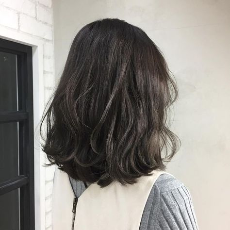 Iu Short Hair, Ulzzang Hair, Thick Wavy Hair, בר מצווה, Japanese Hairstyle, Short Wavy Hair, Short Hair Balayage, Hairstyle Gallery, Mid Length Hair