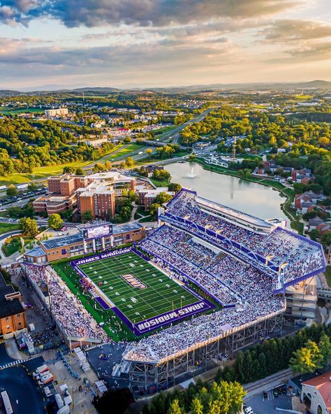 James Madison University on Instagram: “Who’s ready for another Bridgeforth game day!? Wear your purple and gold as @jmu_football takes on Morgan State. Kickoff at 4pm. #GoDukes…” Jmu Aesthetic, Duke Aesthetic, Duke University Campus, Jmu Football, Jmu Dukes, University Students Life, Gift Collage, Students Life, James Madison University