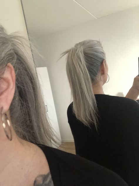 Silver Hair Ponytail, Grey Hair Ponytail, Grey Ponytail, Hair In A Ponytail, Gray Hairstyles, Grey Curly Hair, Going Grey, Gorgeous Gray Hair, Beautiful Gray Hair