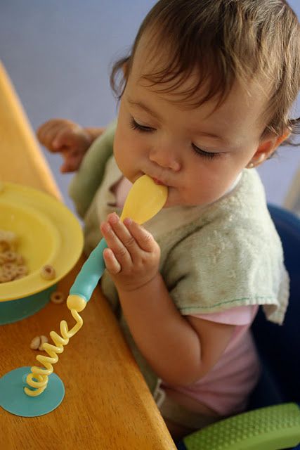 Amazing!!! You know that game where your baby throws their spoon on the ground and you pick it up and the baby does it again and laughs at your face? No more! The stay put bowl and cutlery set is awesome! Orbit Baby, Kind Photo, Baby Gadgets, Baby Throw, Laugh At Yourself, Baby Time, Everything Baby, Baby Needs, Baby Hacks