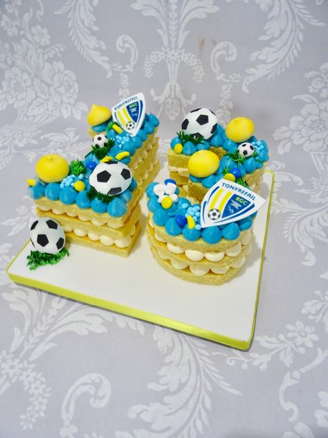 Football Number Cake, Pastel Messi, 25 Cake, 13th Birthday Cake, Football Cakes, Letter Cakes, Alphabet Cake, Football Numbers, Cake Pulls