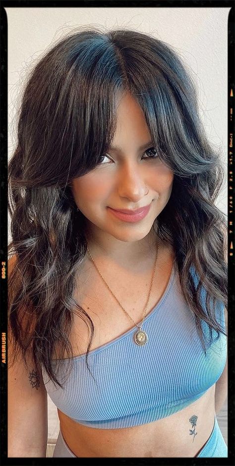 Cute Long Curtain bangs for dark hair Bangs With Balayage, Short Dark Hair With Money Piece, Layered Dark Hair, Dark Hair With Fringe, Bangs With Benefits, Hair With Fringe, Trendy We Fryzurach, Front Bangs, Short Dark Hair