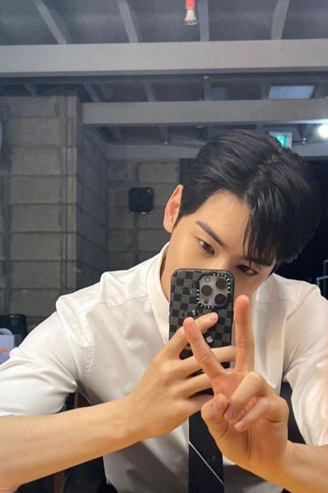 290322 | Cha Eun Woo on IG Cha Eun Woo Selfie Mirror, Cha Eun Woo Recent Photos, Cho Eun Woo, Cha Eun Woo Cool, Cha Eun Woo Pics, Cha Eun Woo Selfie, Cha Eun Woo Instagram, Cha Eun Woo Boyfriend Material, Island Pictures