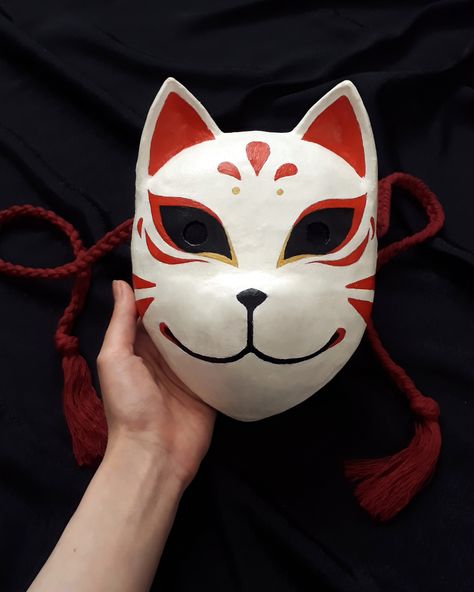 Kitsune Mask Full Face, Kabuki Mask Design Female, Painted Mask Ideas, Mascara Kitsune, Kitsune Mask Design, Mask From Paper, Japanese Kitsune Mask, Diy Paper Mache, Japanese Kitsune