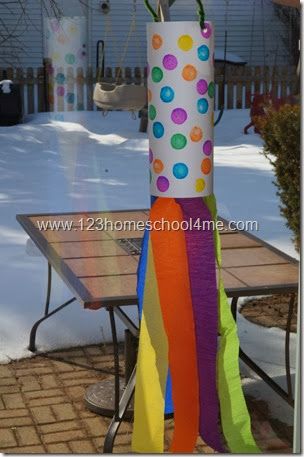 Here is your bright, pretty Windsock Craft for Preschoolers Windsock Craft, Kites Craft, Weather Crafts, Craft For Preschoolers, Spring Craft, Sock Crafts, Spring Crafts For Kids, Church Crafts, Daycare Crafts