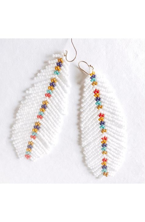 White Beaded Earrings, Native Beading, Seed Bead Jewelry Patterns, Beaded Jewelry Earrings, Goose Creek, Beaded Earrings Tutorials, Beaded Earrings Diy, Native American Beaded Earrings, Native American Style