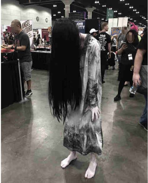 Sadako Costume, Sadako Horror, Sadako Cosplay, Sadako Yamamura, Chaotic Beauty, Japanese Horror Movies, Creepy Cute Aesthetic, Horror Halloween Costumes, Ju On