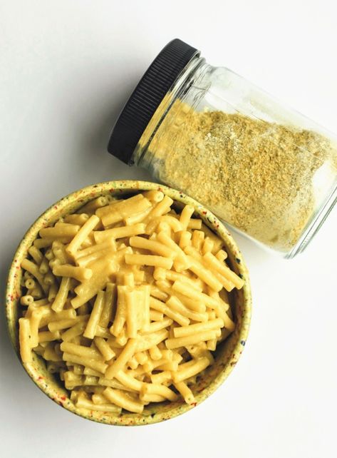 Vegan Instant Mac & Cheese Powder Mac And Cheese Powder, Vegan Mac N Cheese Recipe, Dip Mixes, Boxed Mac And Cheese, Easy Mac And Cheese, Cheese Day, Mac Cheese Recipes, Cheese Powder, Vegan Mac And Cheese