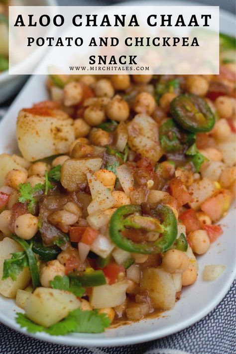 Chickpeas Snack, Aloo Chana, Chana Chaat Recipe, Chats Recipe, Food Suggestions, Desi Recipes, Ramadan Food, Chickpea Snacks, Pakistani Dishes