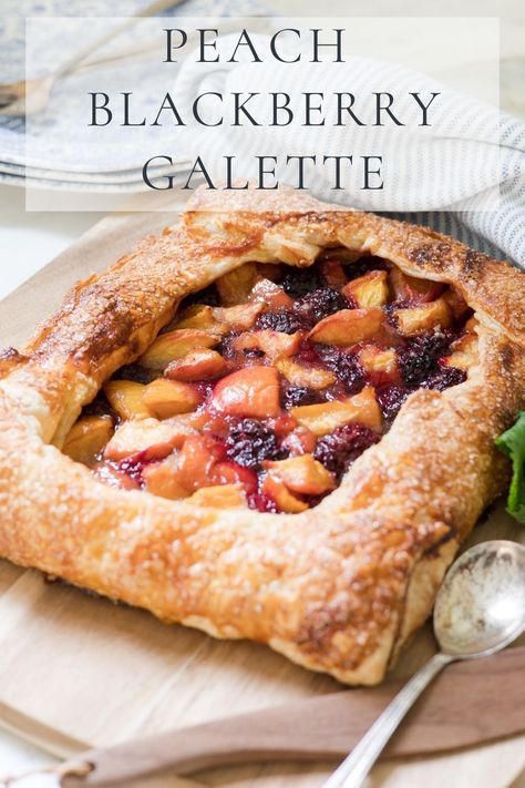 This easy peach blackberry galette is so easy to make with fresh fruit and puff pastry. It’s peach and blackberry season so why not blend the two of these fruits into one easy and amazing dessert pastry? Blackberry Galette, Peach Turnovers, Peach Puff Pastry, Puff Dessert, Fruit Pastries, Turnover Recipes, Puff Pastry Desserts, Flat Cakes, Puff Pastry Tart