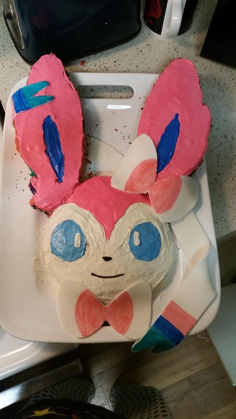 Sylveon cake Sylveon Cake Ideas, Sylveon Cake, Eevee Birthday, Pokemon Food, Pokemon Birthday Cake, Pokémon Birthday, Pokémon Party, Anime Cake, Cake Girl