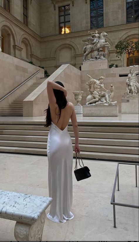 Poses For Satin Dress, Long Black Dress Poses, Backless Dress Poses Instagram, Elegant Picture Ideas, Wedding Guest Instagram Photos, Fancy Photoshoot Classy, Backless Dress Pose, Elegant Poses For Women, Elegant Photoshoot Ideas