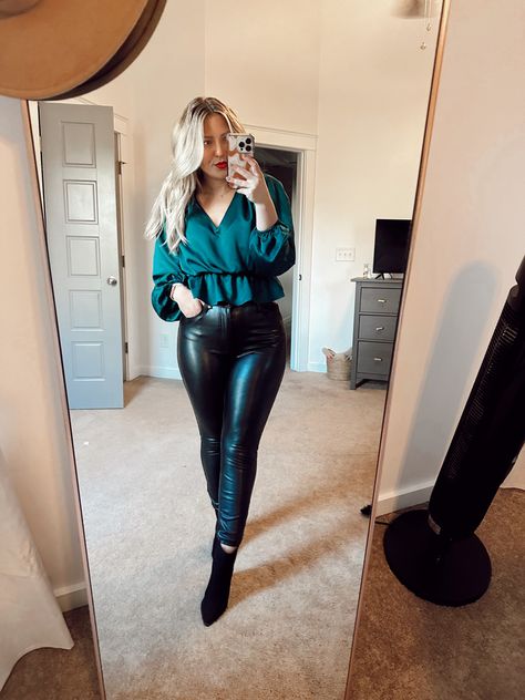 #holiday #christmas #outfitstyle Leather Pants Outfit Christmas, Business Clothes, Leather Pants Outfit, Outfit Christmas, Black Leather Pants, Holiday Party Outfit, Holiday Outfit, Faux Leather Pants, Business Outfits