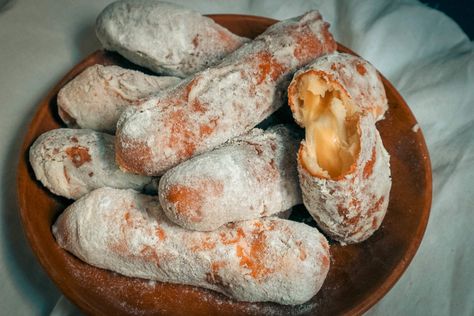 Milky Donut, Cheese Donut, 2023 Lifestyle, Cheese Roll Recipe, Healthy Munchies, Fried Donuts, Cheese Roll, Food Business Ideas, Donut Recipe