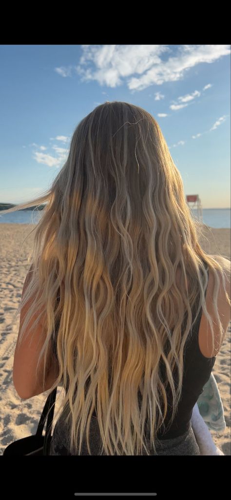 Beach Dirty Blonde Hair, Beachy Hair Waves, Natural Beach Waves Hair, Beach Perm, Loose Beach Waves, Beach Wave, Meduim Length Hair, Beach Waves Hair, Hair Colora