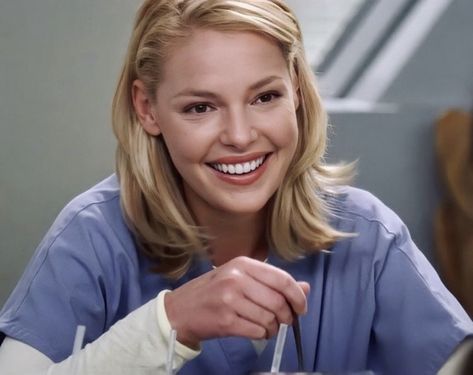 Izzie Greys Anatomy, Greys Anatomy Izzie, Izzie Stevens, Nurse Aesthetic, Greys Anatomy Characters, Katherine Heigl, Dance It Out, Gemini Woman, Gray Aesthetic